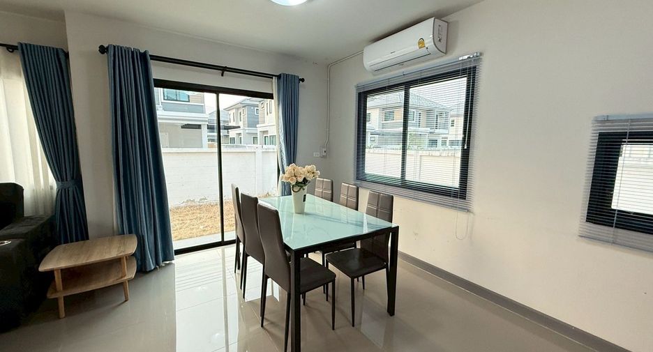 For rent 3 bedrooms house in San Kamphaeng, Chiang Mai