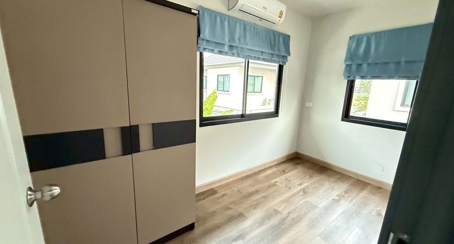 For rent 3 bedrooms house in San Kamphaeng, Chiang Mai