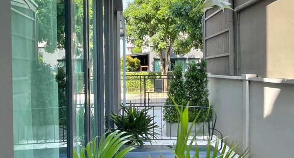 For rent 3 bedrooms house in Saphan Sung, Bangkok