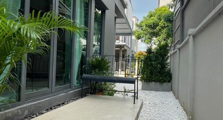 For rent 3 bedrooms house in Saphan Sung, Bangkok