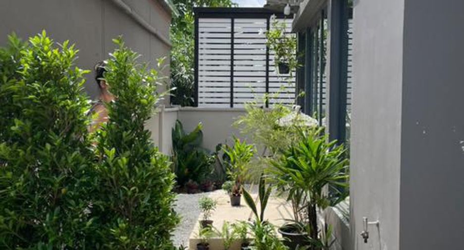 For rent 3 bedrooms house in Saphan Sung, Bangkok
