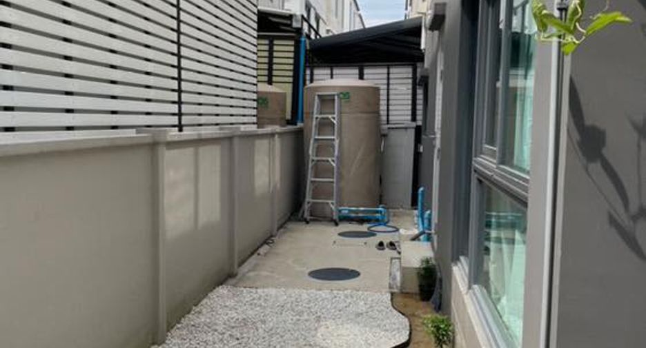 For rent 3 bedrooms house in Saphan Sung, Bangkok