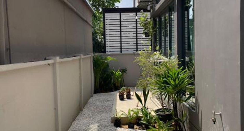 For rent 3 bedrooms house in Saphan Sung, Bangkok