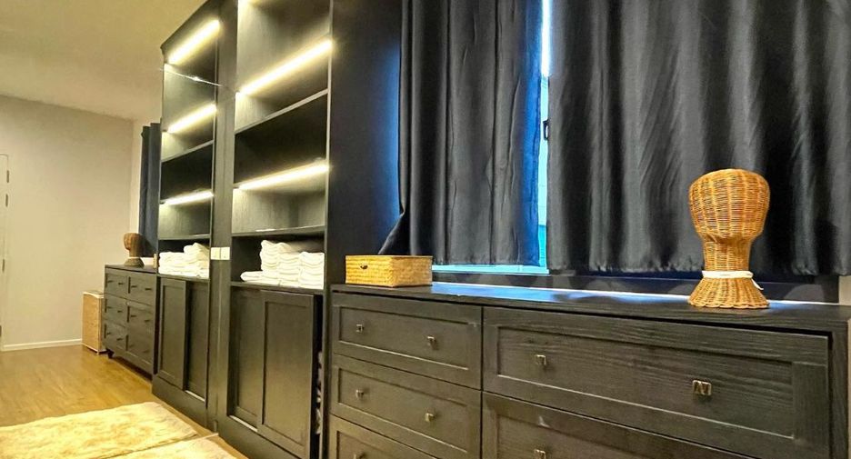 For rent 3 bedrooms house in Saphan Sung, Bangkok