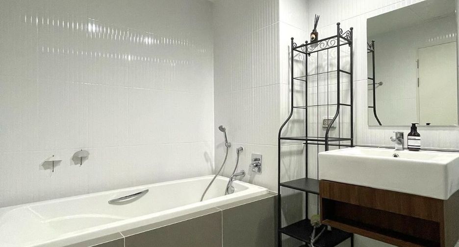 For rent 3 bedrooms house in Saphan Sung, Bangkok