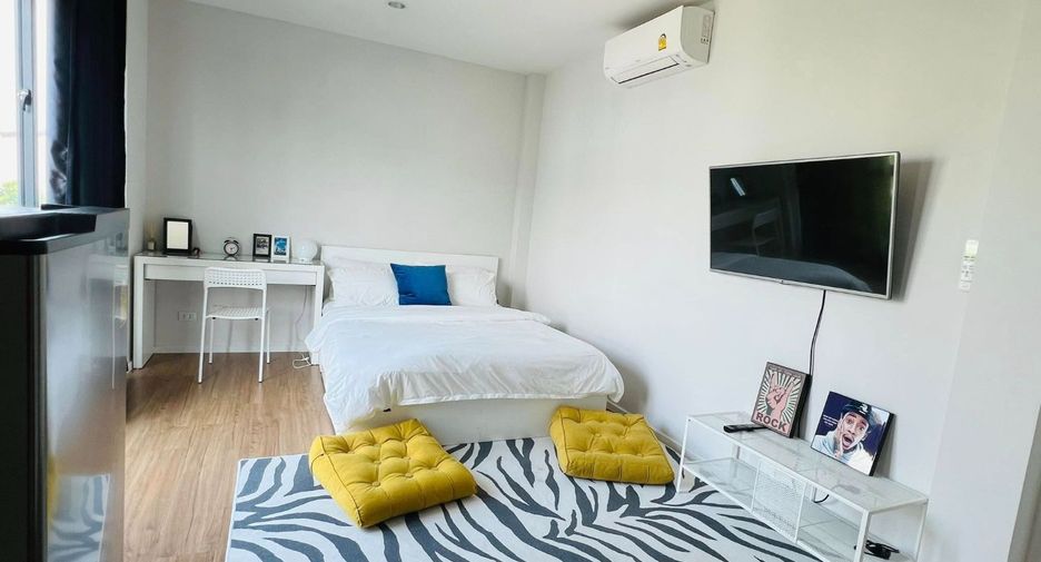 For rent 3 bedrooms house in Saphan Sung, Bangkok