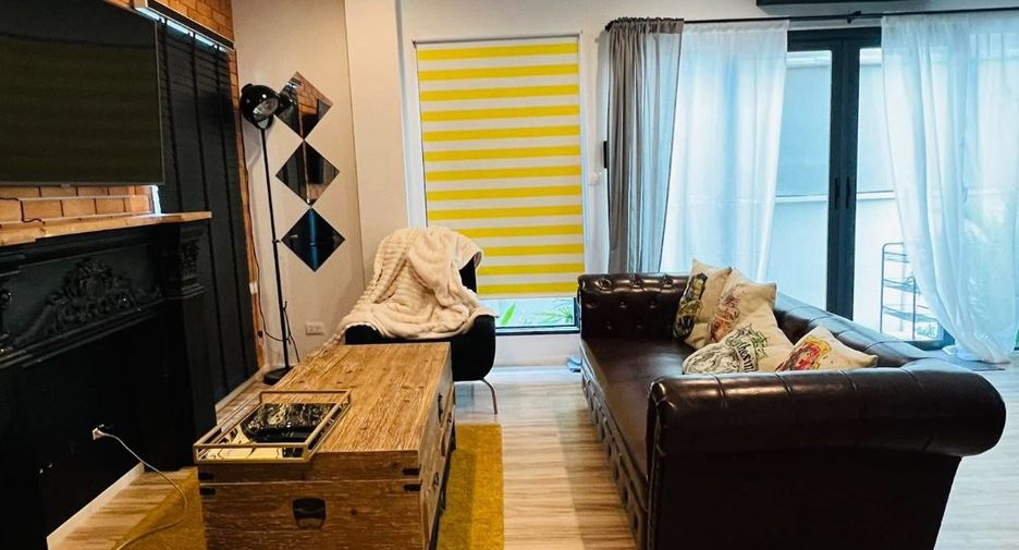 For rent 3 bedrooms house in Saphan Sung, Bangkok
