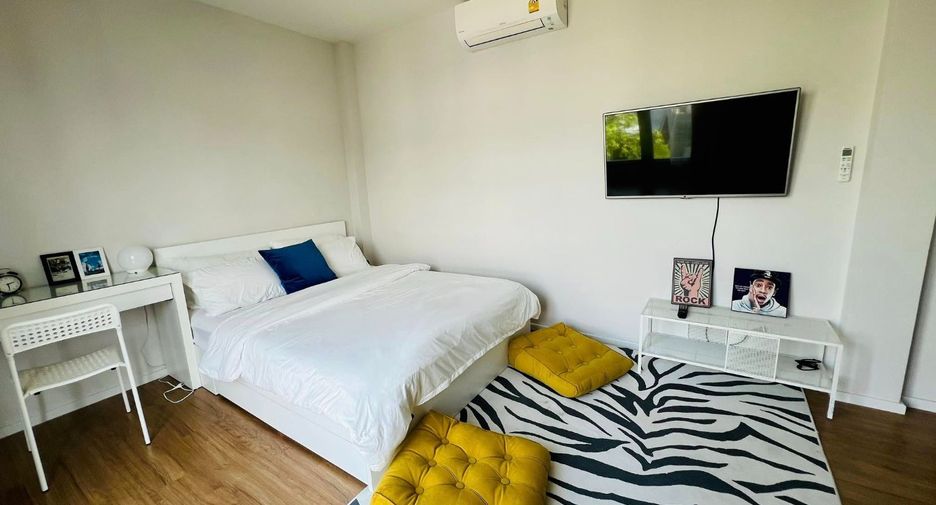 For rent 3 bedrooms house in Saphan Sung, Bangkok