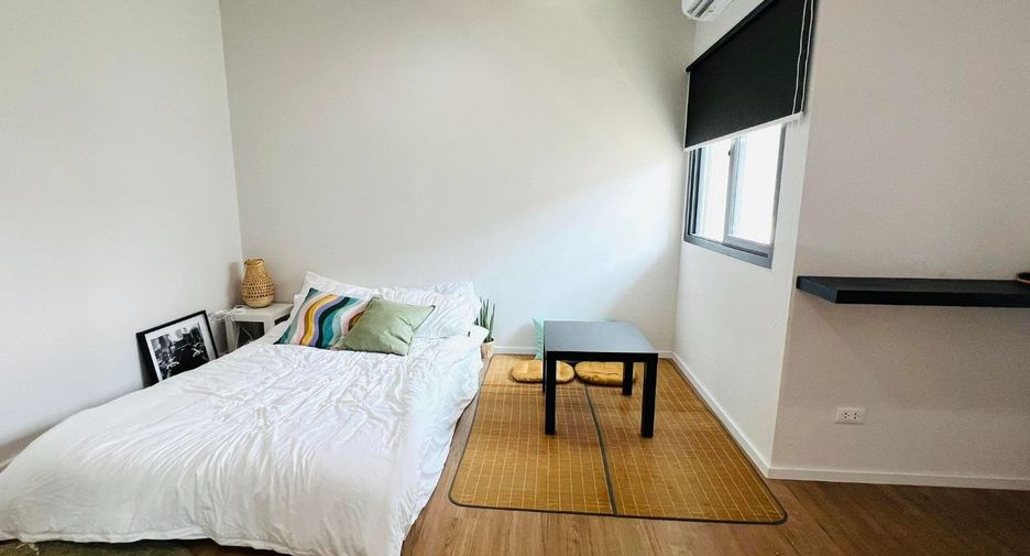 For rent 3 bedrooms house in Saphan Sung, Bangkok
