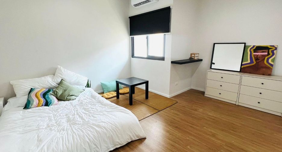 For rent 3 bedrooms house in Saphan Sung, Bangkok