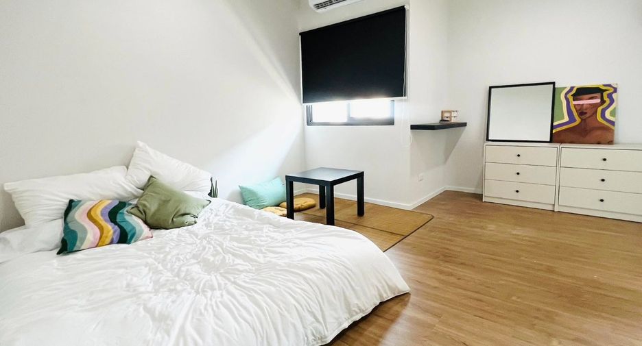 For rent 3 bedrooms house in Saphan Sung, Bangkok