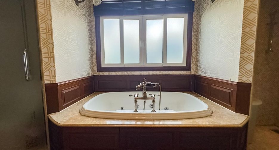 Villa zum Kauf mit 2 Zimmer in Bang Lamung, Chonburi