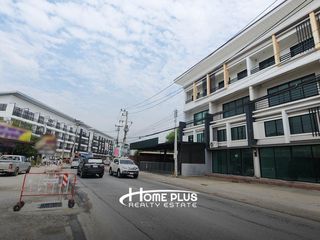 For sale 2 bed townhouse in Lam Luk Ka, Pathum Thani