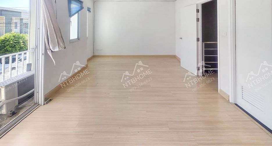 For sale 3 bedrooms townhouse in Don Mueang, Bangkok