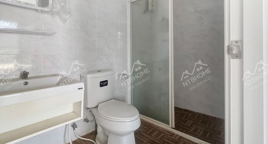 For sale 3 bedrooms townhouse in Don Mueang, Bangkok