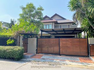 À louer 4 chambres maison à Lat Phrao, Bangkok