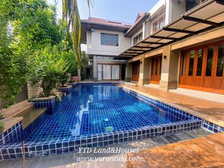 À louer 4 chambres maison à Lat Phrao, Bangkok