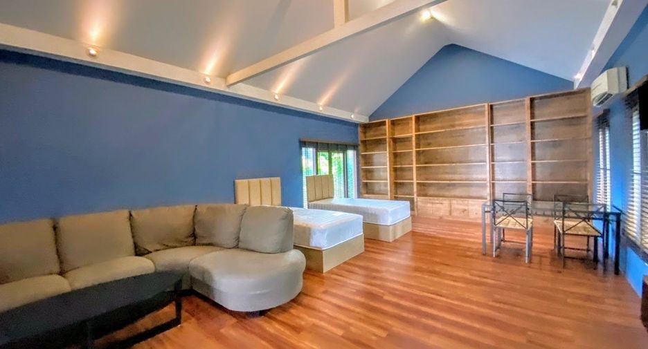 Casa en alquiler de 4 habitaciones en Lat Phrao, Bangkok