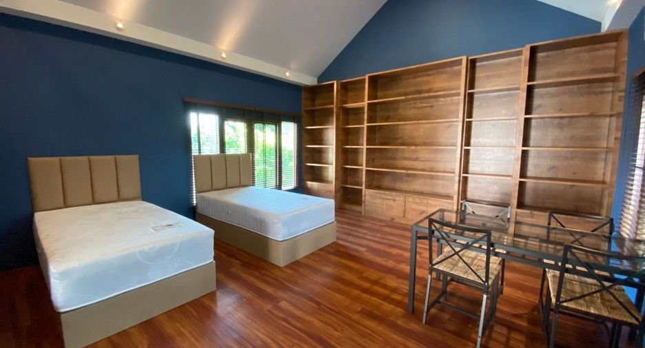 Casa en alquiler de 4 habitaciones en Lat Phrao, Bangkok