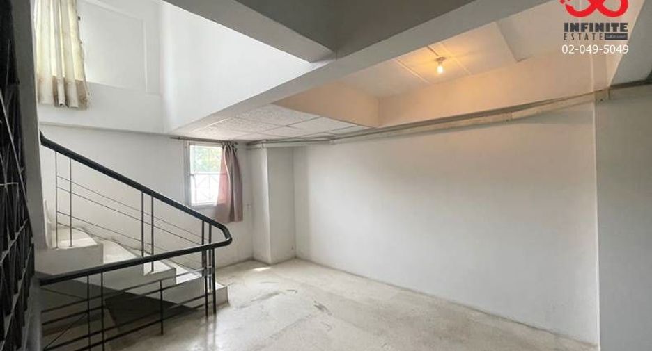 Local comercial en venta de 4 habitaciones en Bang Khen, Bangkok