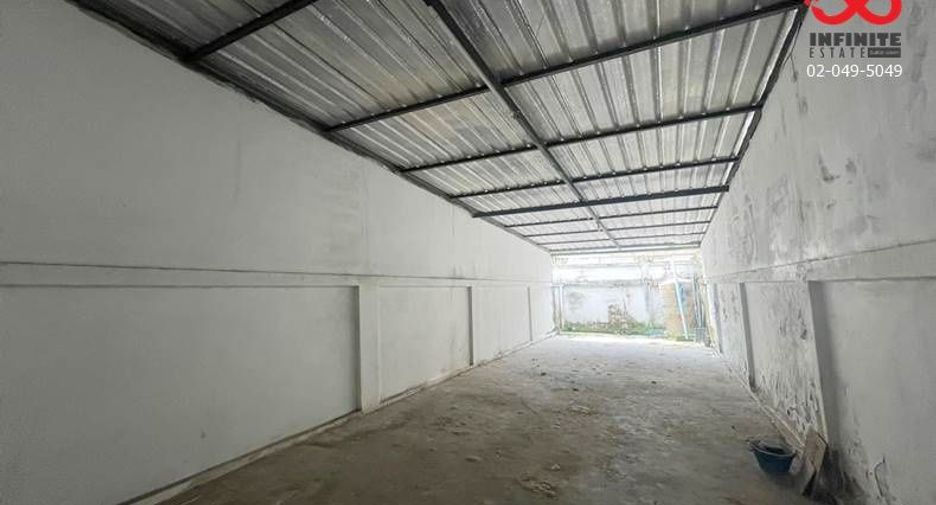 Local comercial en venta de 4 habitaciones en Bang Khen, Bangkok