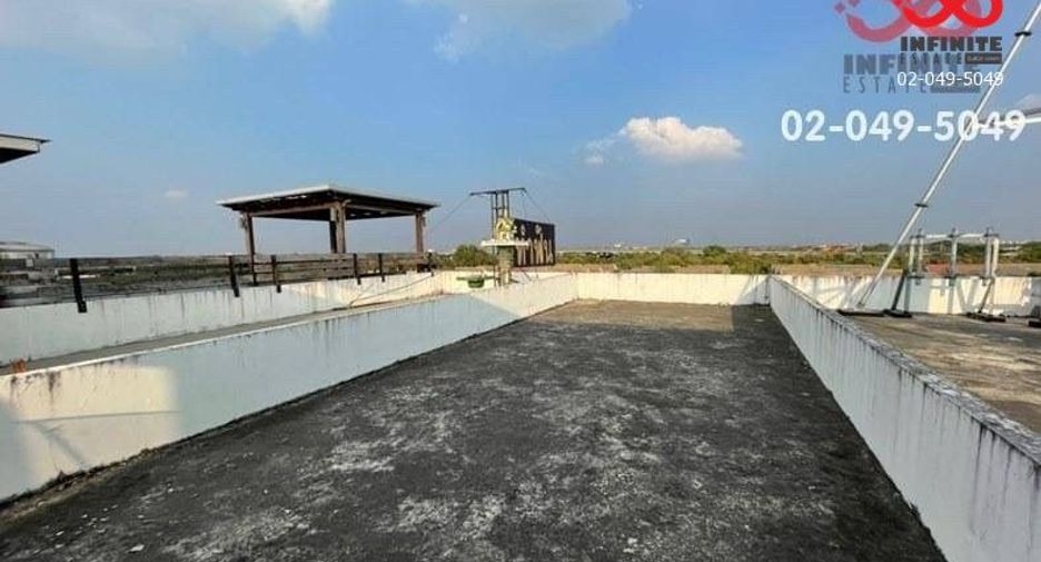 Local comercial en venta de 4 habitaciones en Bang Khen, Bangkok