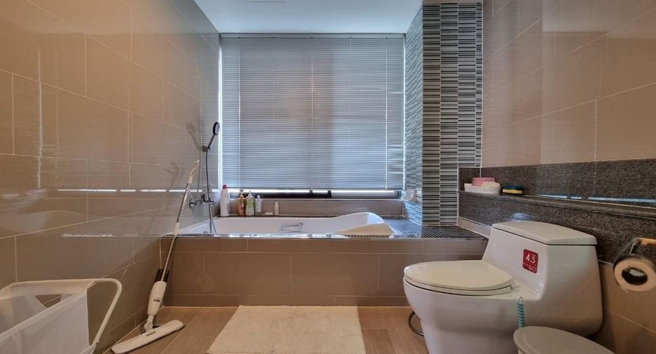 For rent 3 bedrooms condo in Sattahip, Chonburi