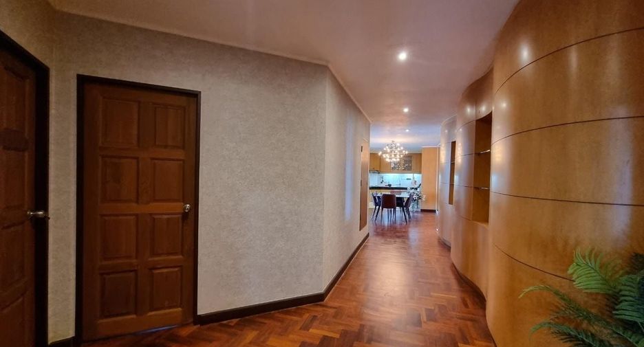 For rent 3 bedrooms condo in Sattahip, Chonburi