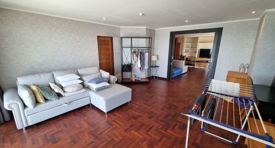 For rent 3 bedrooms condo in Sattahip, Chonburi