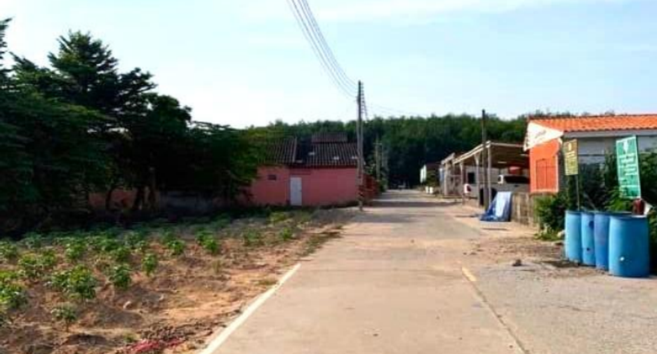出售 土地 在 Si Racha, Chon Buri
