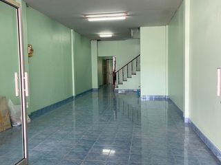 For sale 2 Beds retail Space in Mueang Surat Thani, Surat Thani