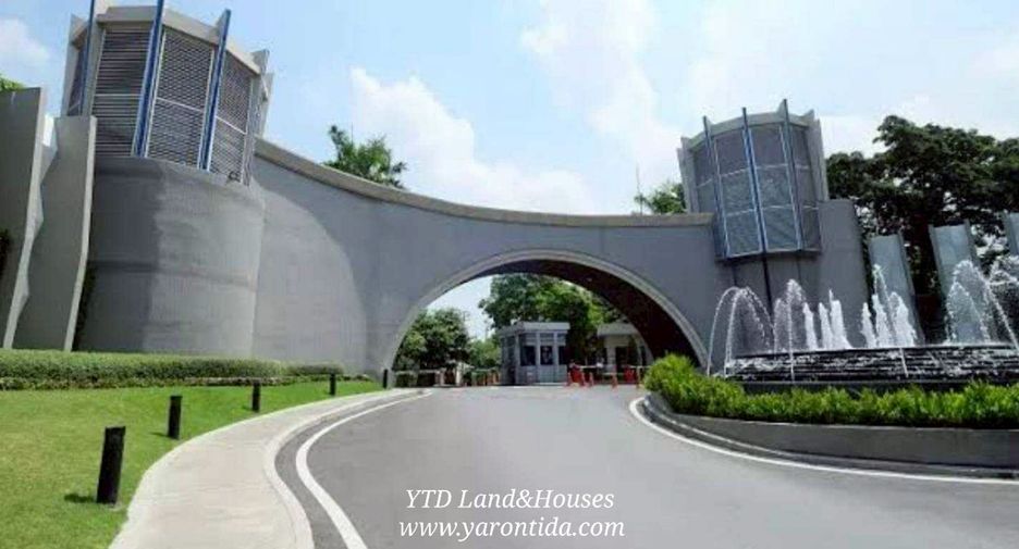 For sale 5 bedrooms house in Mueang Nonthaburi, Nonthaburi