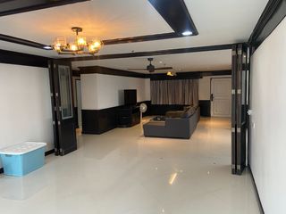 For sale 3 bed condo in Watthana, Bangkok