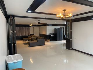 For sale 3 bed condo in Watthana, Bangkok