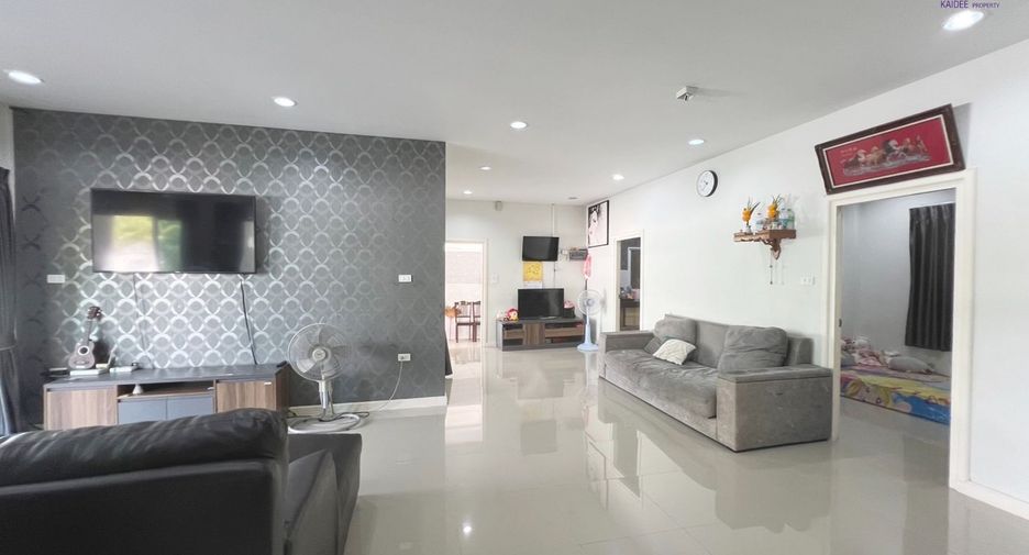 For sale 3 bedrooms house in Mueang Surat Thani, Surat Thani