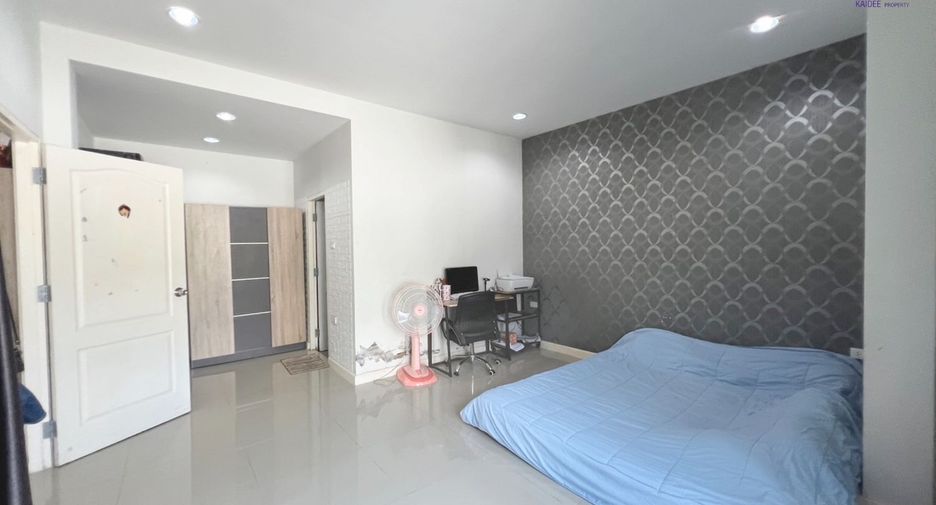 For sale 3 bedrooms house in Mueang Surat Thani, Surat Thani
