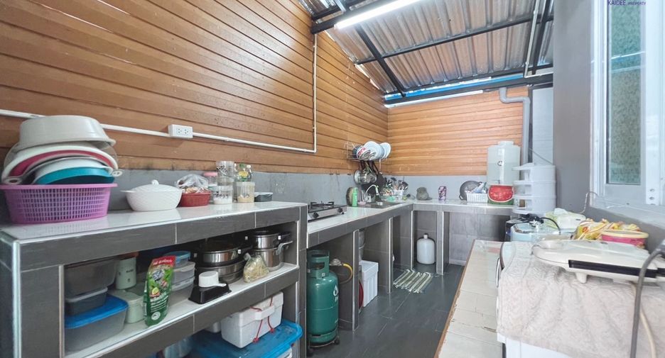 For sale 3 bedrooms house in Mueang Surat Thani, Surat Thani