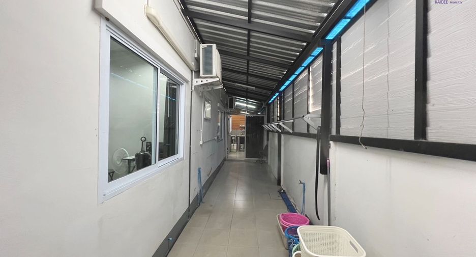 For sale 3 bedrooms house in Mueang Surat Thani, Surat Thani