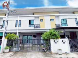 For sale 4 bed townhouse in Lat Lum Kaeo, Pathum Thani