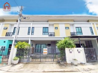 For sale 4 bed townhouse in Lat Lum Kaeo, Pathum Thani