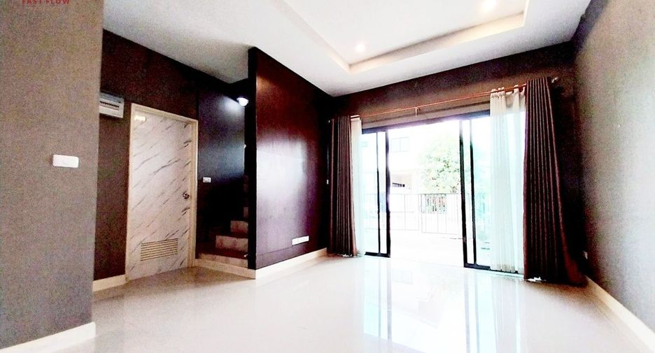Продажа 4 спальни таунхаус в Lat Lum Kaeo, Патумтани