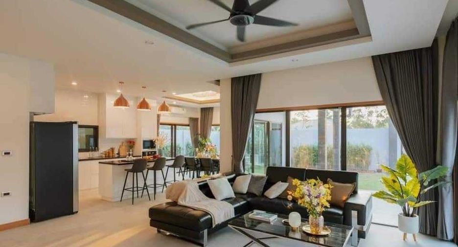 For rent 3 bedrooms villa in Bang Lamung, Chonburi