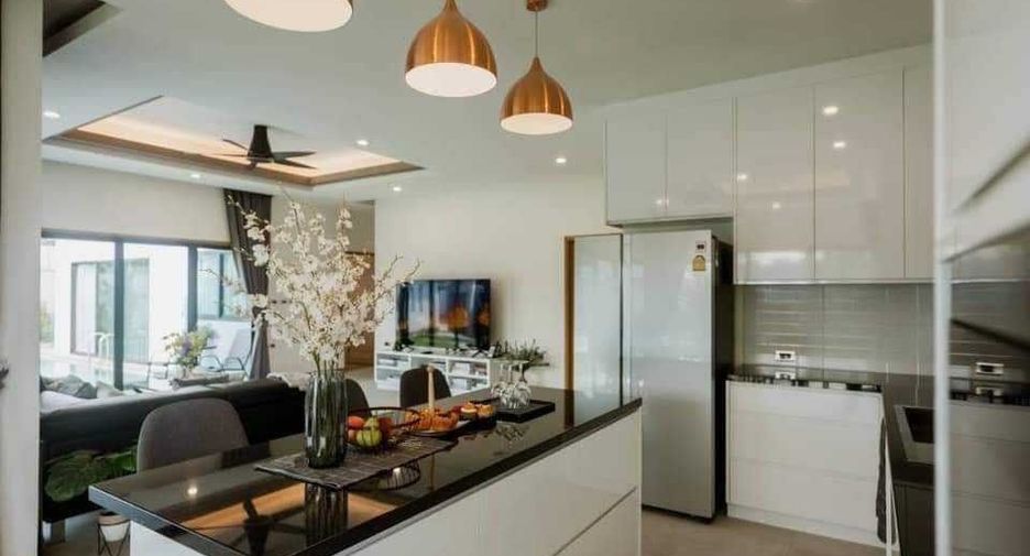 For rent 3 bedrooms villa in Bang Lamung, Chonburi