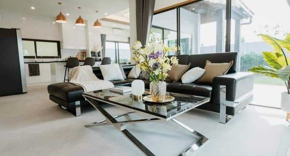 For rent 3 bedrooms villa in Bang Lamung, Chonburi
