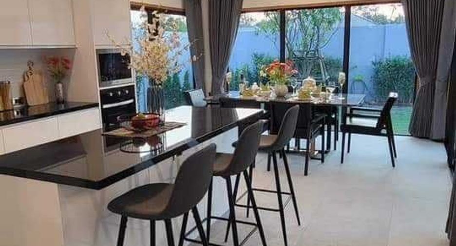 For rent 3 bedrooms villa in Bang Lamung, Chonburi