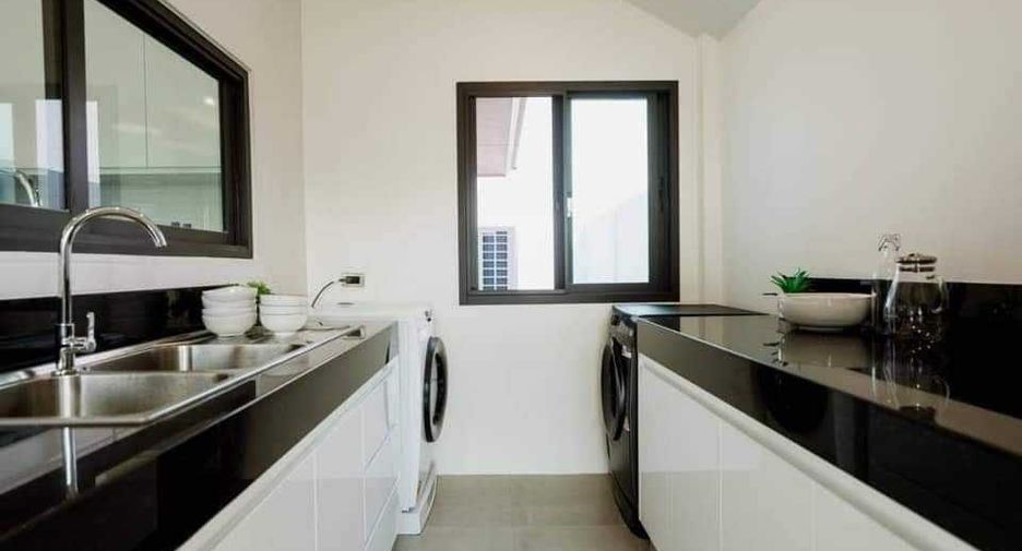 For rent 3 bedrooms villa in Bang Lamung, Chonburi