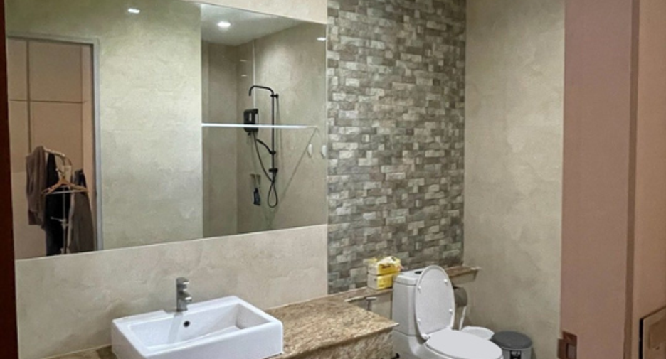 For sale 7 bedrooms house in Bangkok Noi, Bangkok