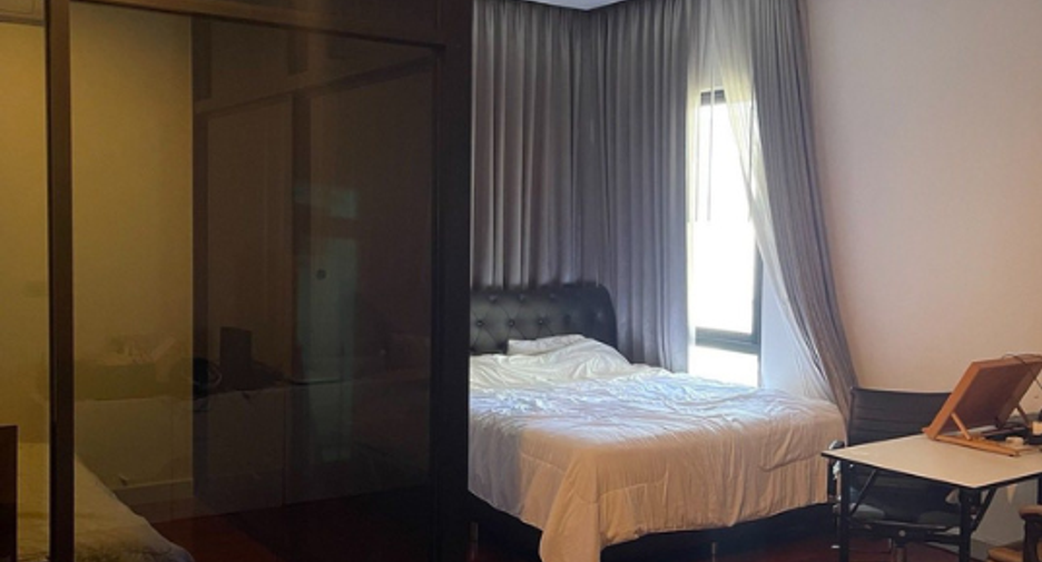 For sale 7 bedrooms house in Bangkok Noi, Bangkok