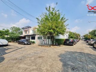 For rent そして for sale 4 Beds townhouse in Lat Phrao, Bangkok