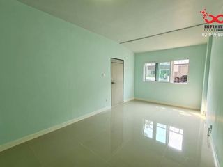 For rent そして for sale 4 Beds townhouse in Lat Phrao, Bangkok